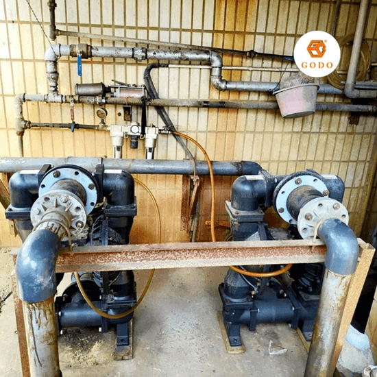 Bơm màng trong ngành gốm sứ và bơm bùn sệt