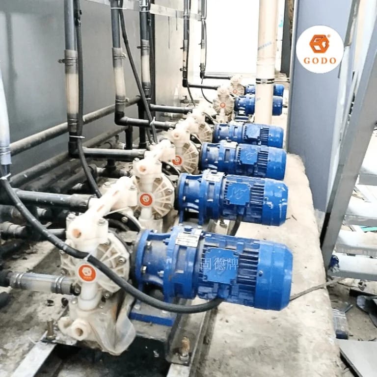 may bom mang hoa chat